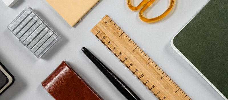 Psychologia obdarowywania w biznesie: dlaczego firmowy kubek naprawdę sprzedaje