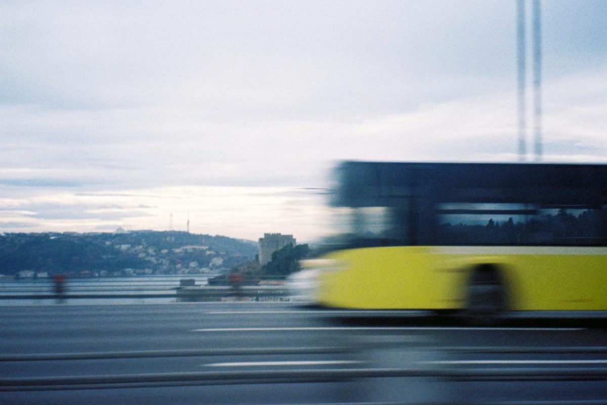 Transport pracowniczy – jak ułatwić codzienne dojazdy do firmy?