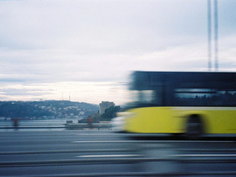 Transport pracowniczy – jak ułatwić codzienne dojazdy do firmy?